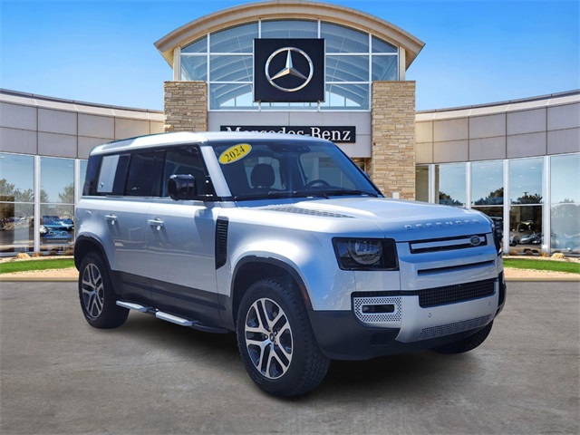 2024 Land Rover Defender 110 S photo 3