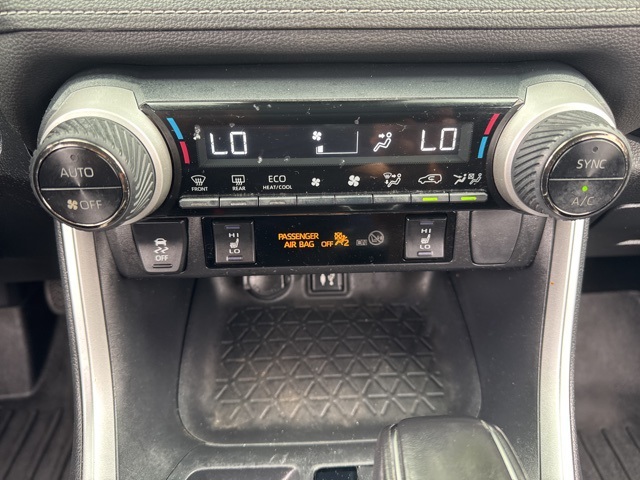 2019 Toyota RAV4 XLE photo 29
