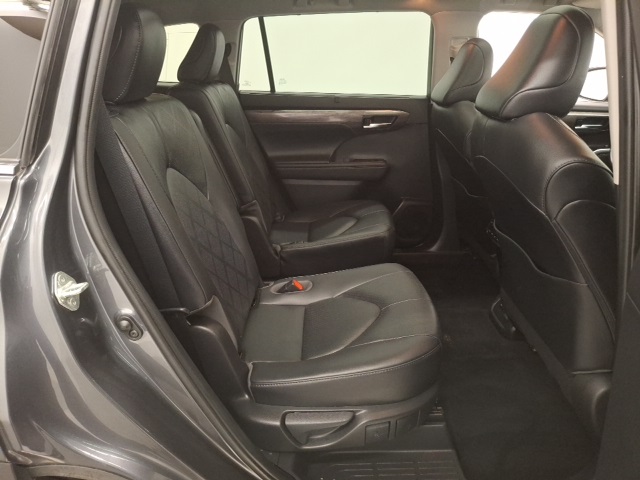 2020 Toyota Highlander Platinum photo 34