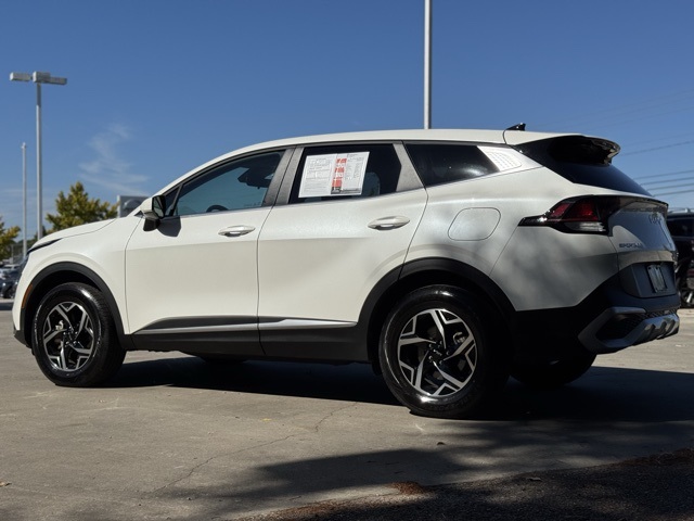 2024 Kia Sportage LX photo 2