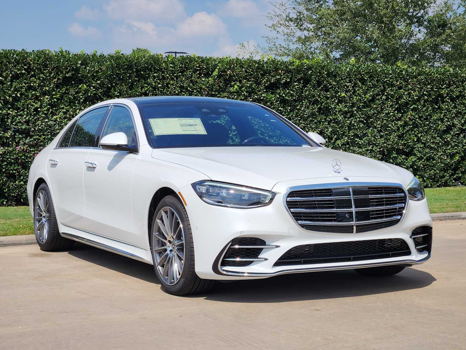 2026 Mercedes Benz S 580 4MATIC photo 2