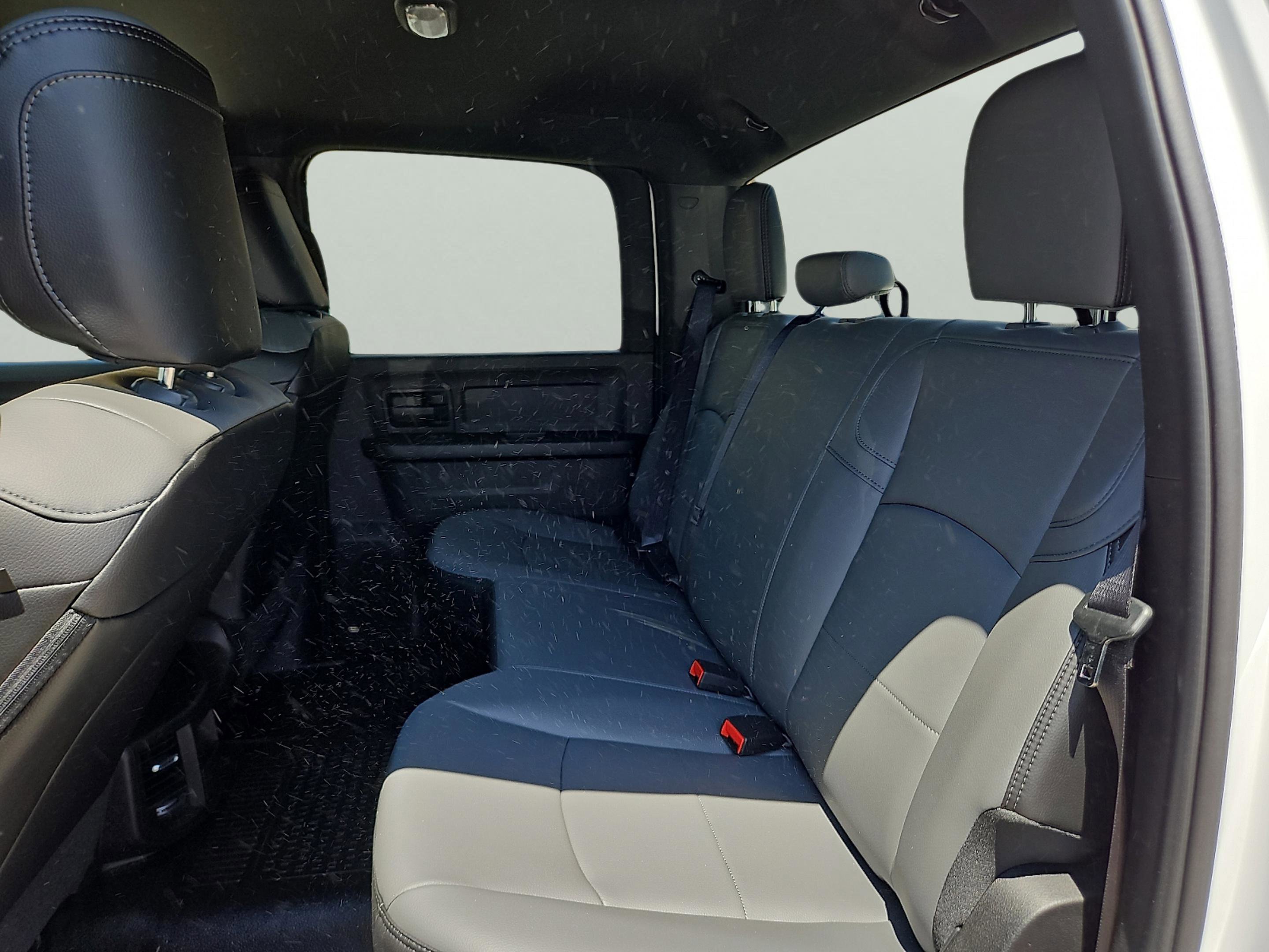2025 Ram 2500 Tradesman photo 7