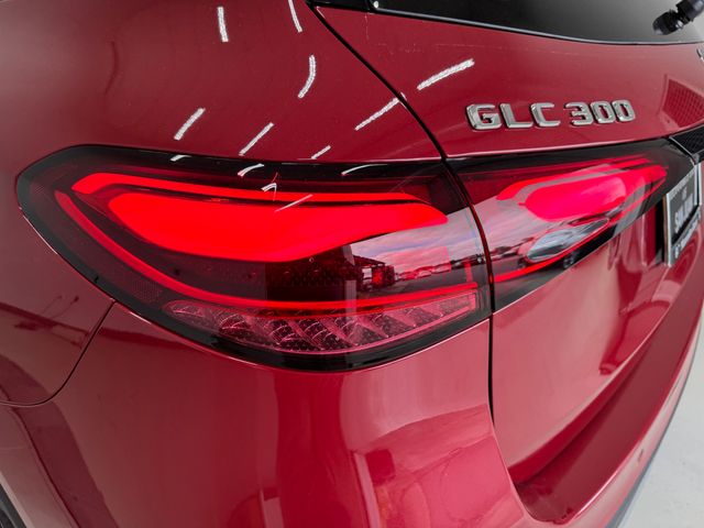 2025 Mercedes Benz GLC 300 photo 32