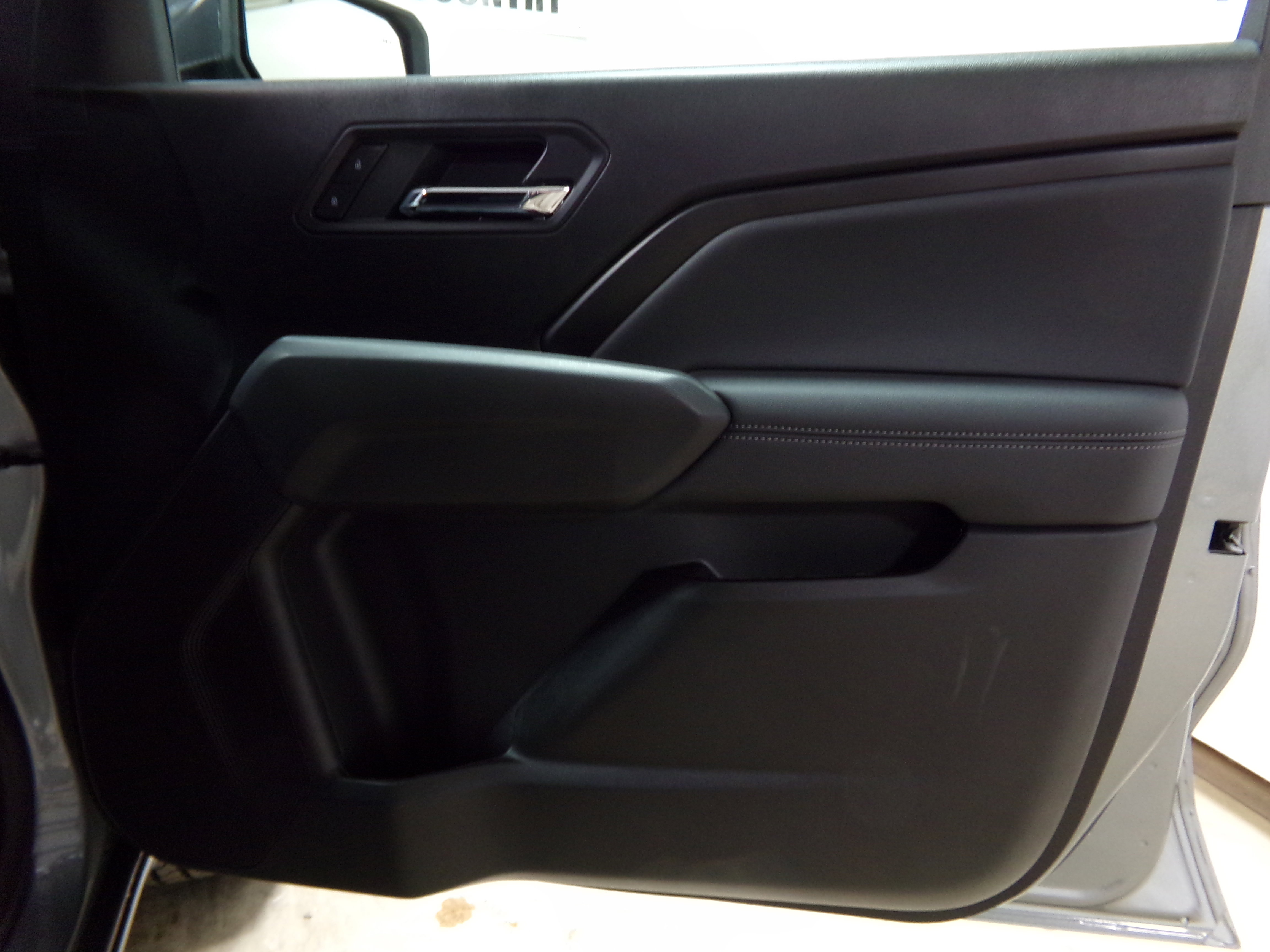 2025 Chevrolet Colorado Work Truck LT photo 7