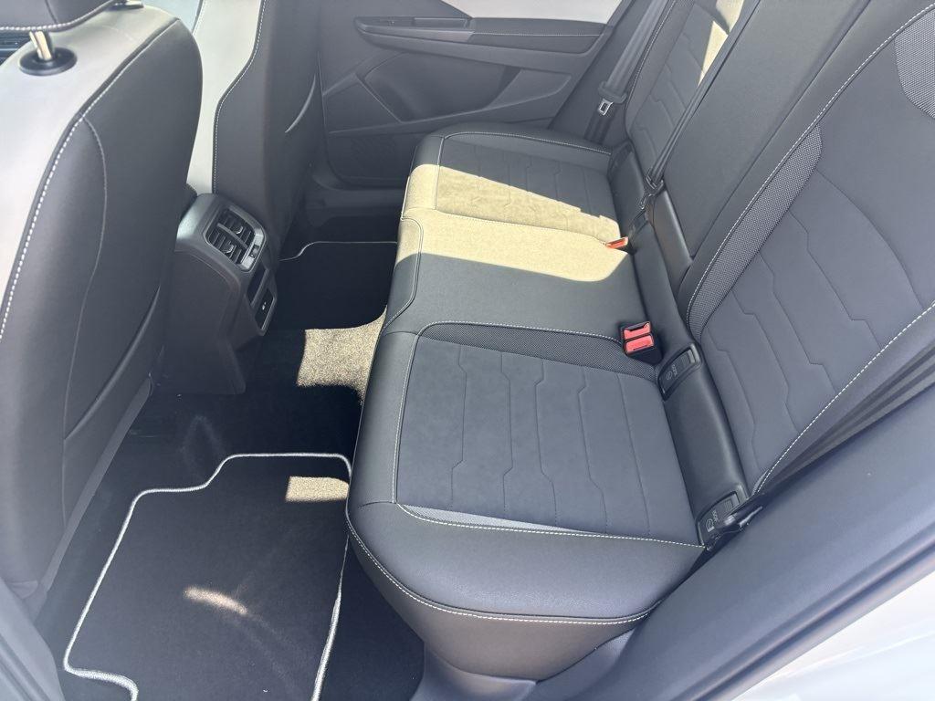 2025 Volkswagen Taos SE photo 13