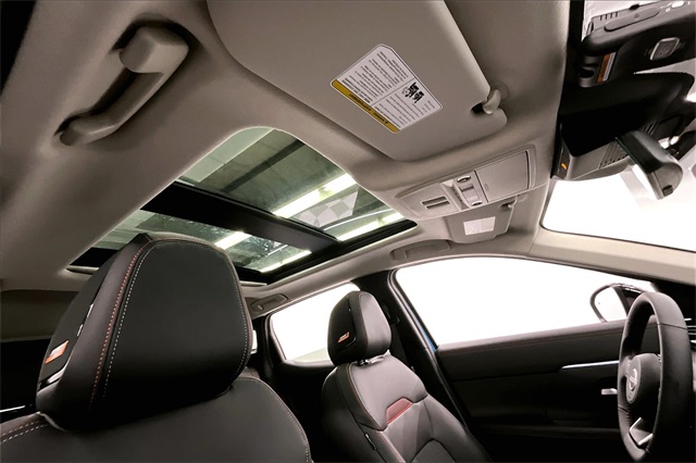 2025 Nissan Kicks SR photo 32