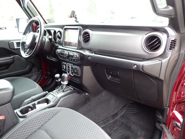 2021 Jeep Gladiator Sport photo 11