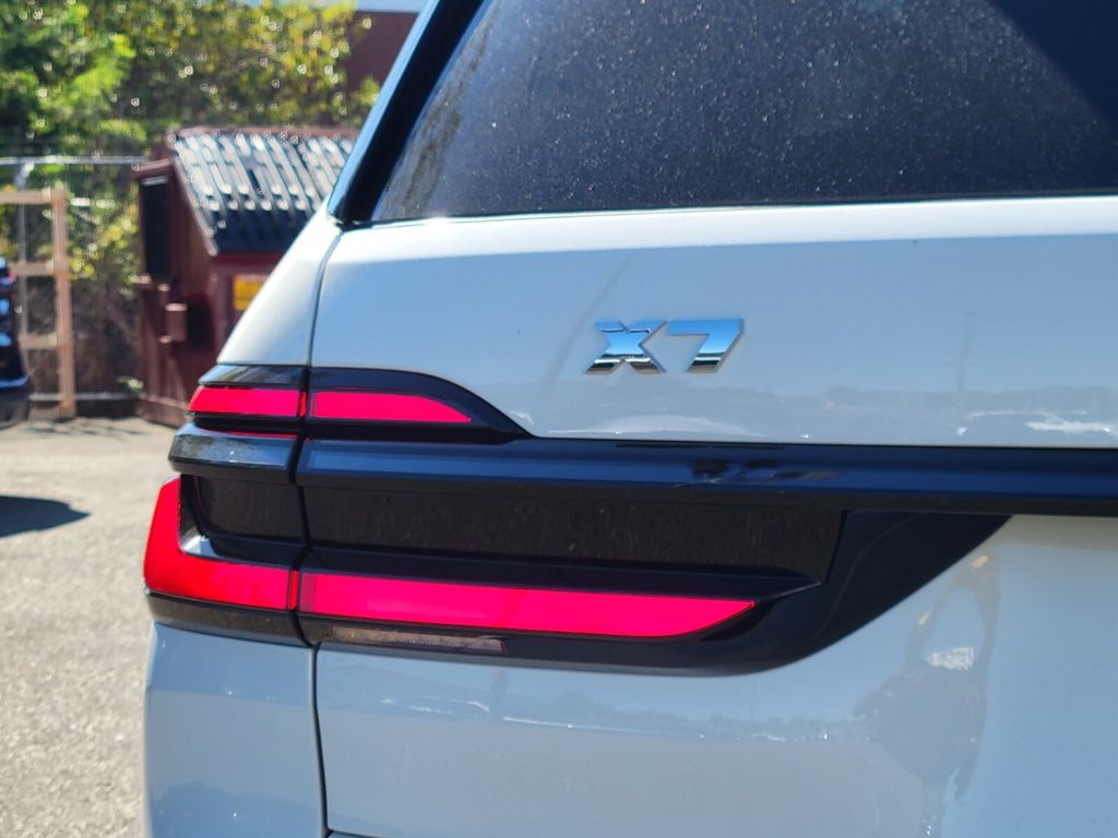 2026 Bmw X7 M60i photo 9