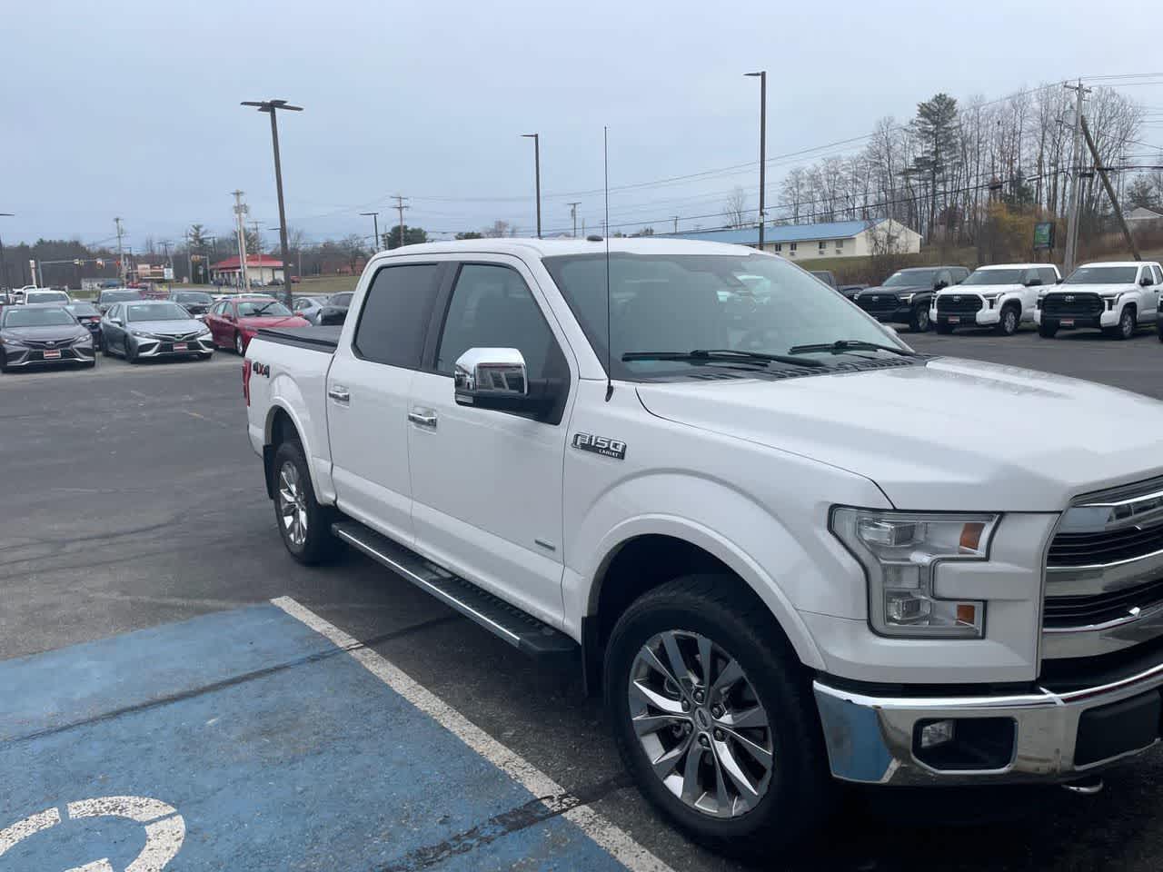 2016 Ford F-150 Lariat photo 3