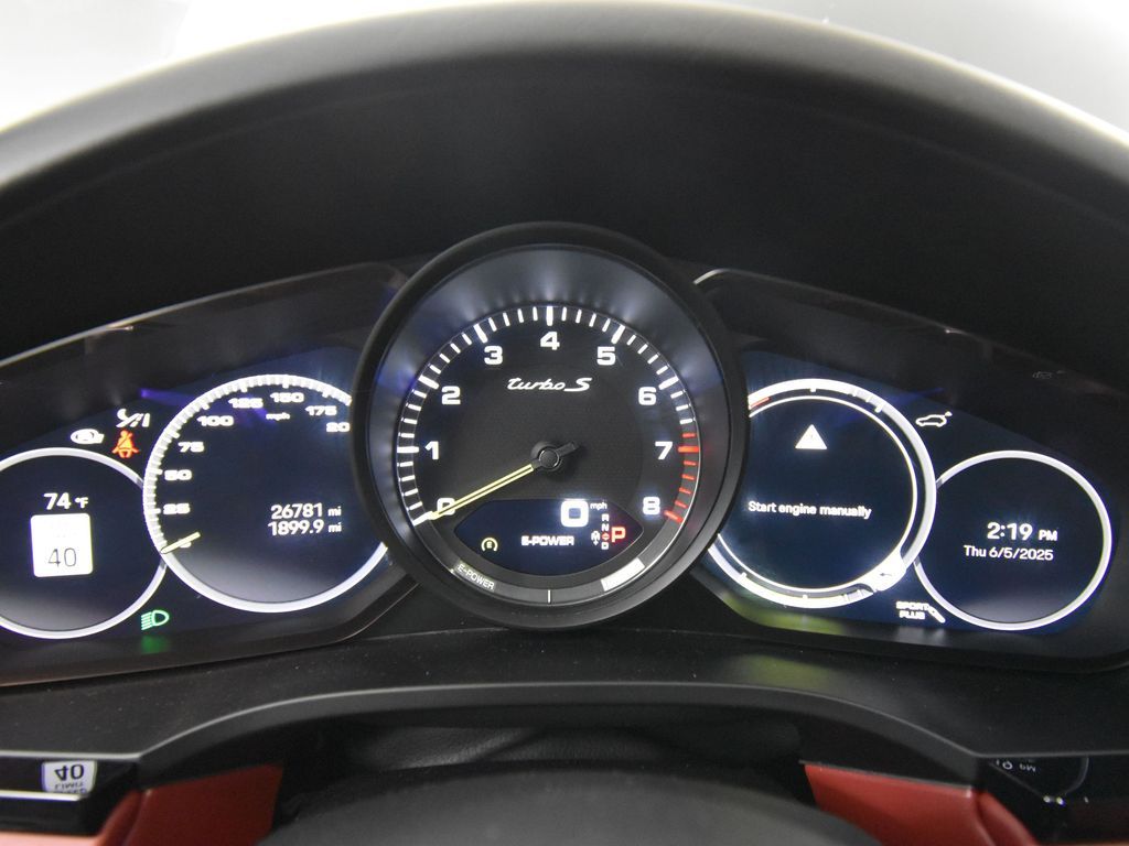 2022 Porsche Cayenne E-Hybrid Turbo S photo 24
