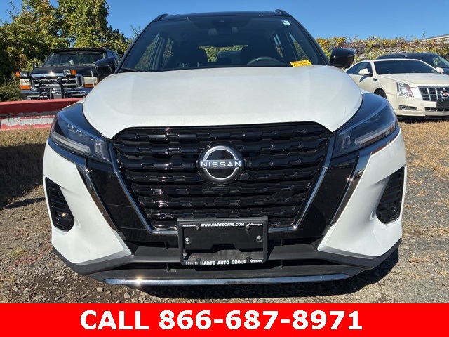 2024 Nissan Kicks SR photo 2