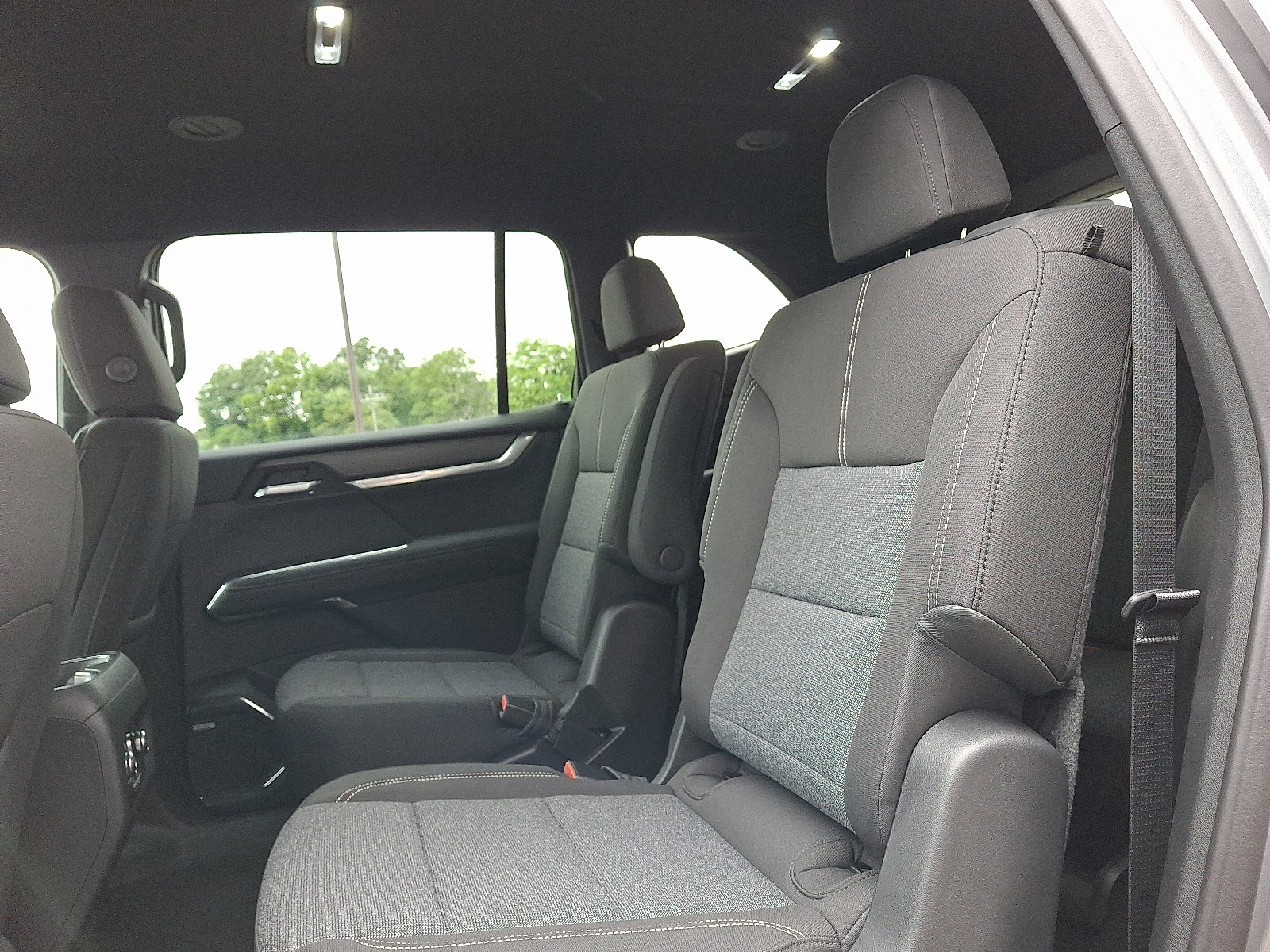 2026 Gmc Acadia Elevation photo 2