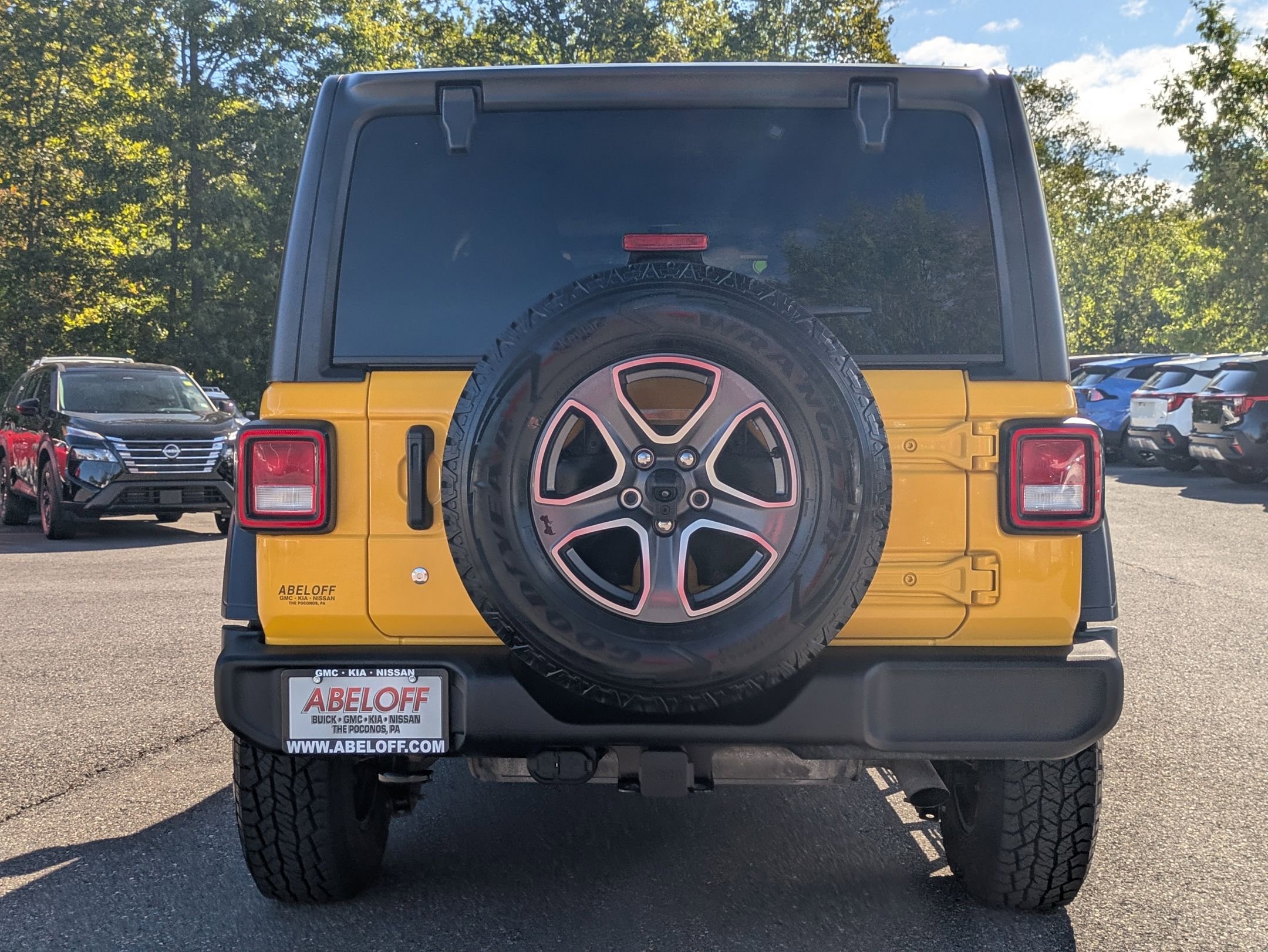 2019 Jeep Wrangler Unlimited Sport S photo 2