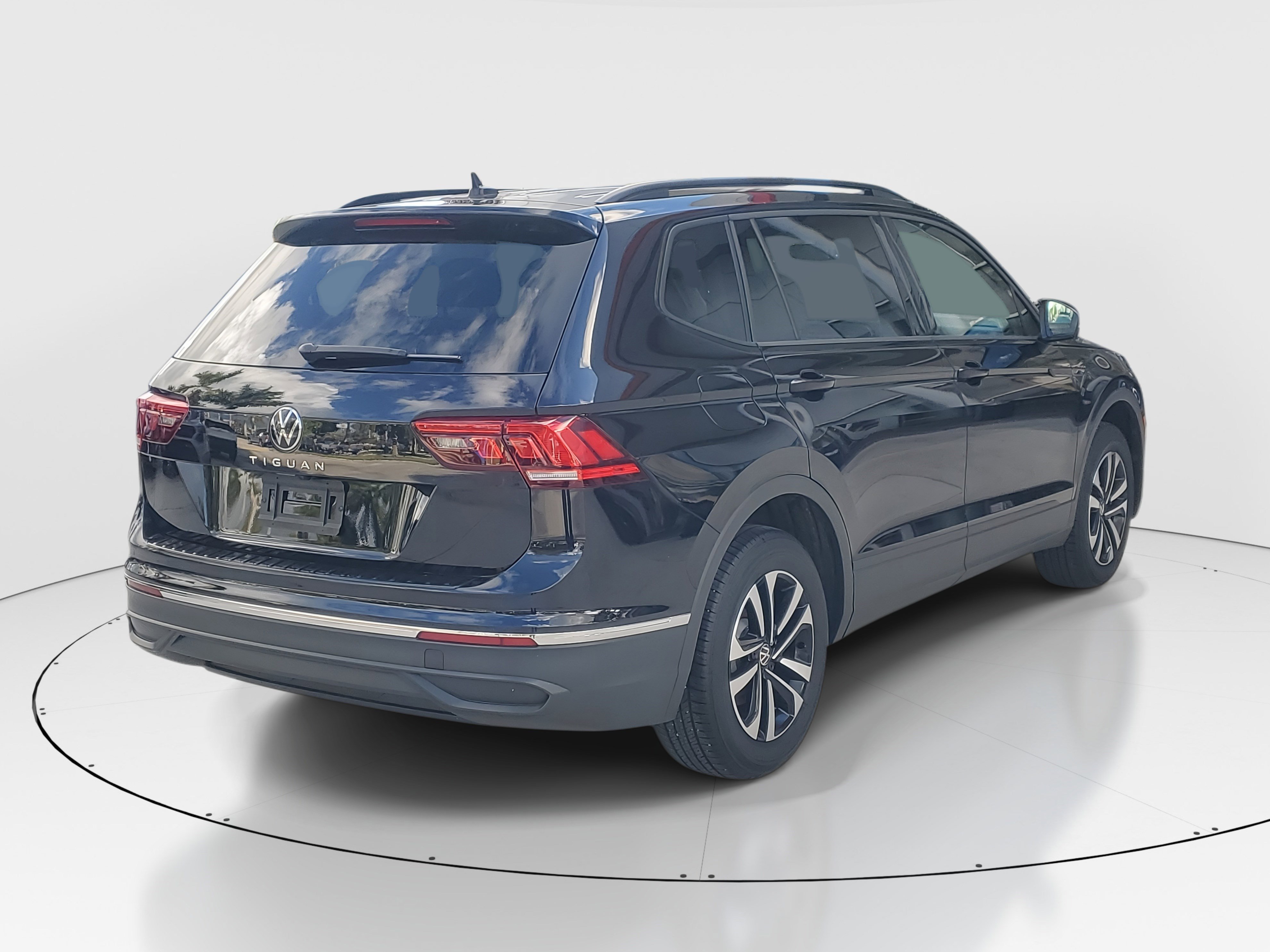 2023 Volkswagen Tiguan S photo 4