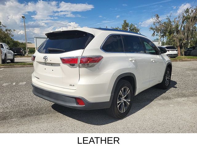 2016 Toyota Highlander XLE photo 2