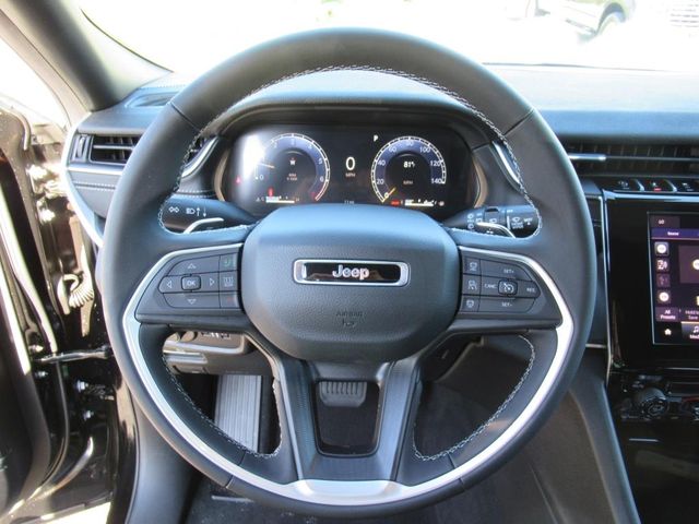 2025 Jeep Grand Cherokee Laredo photo 17
