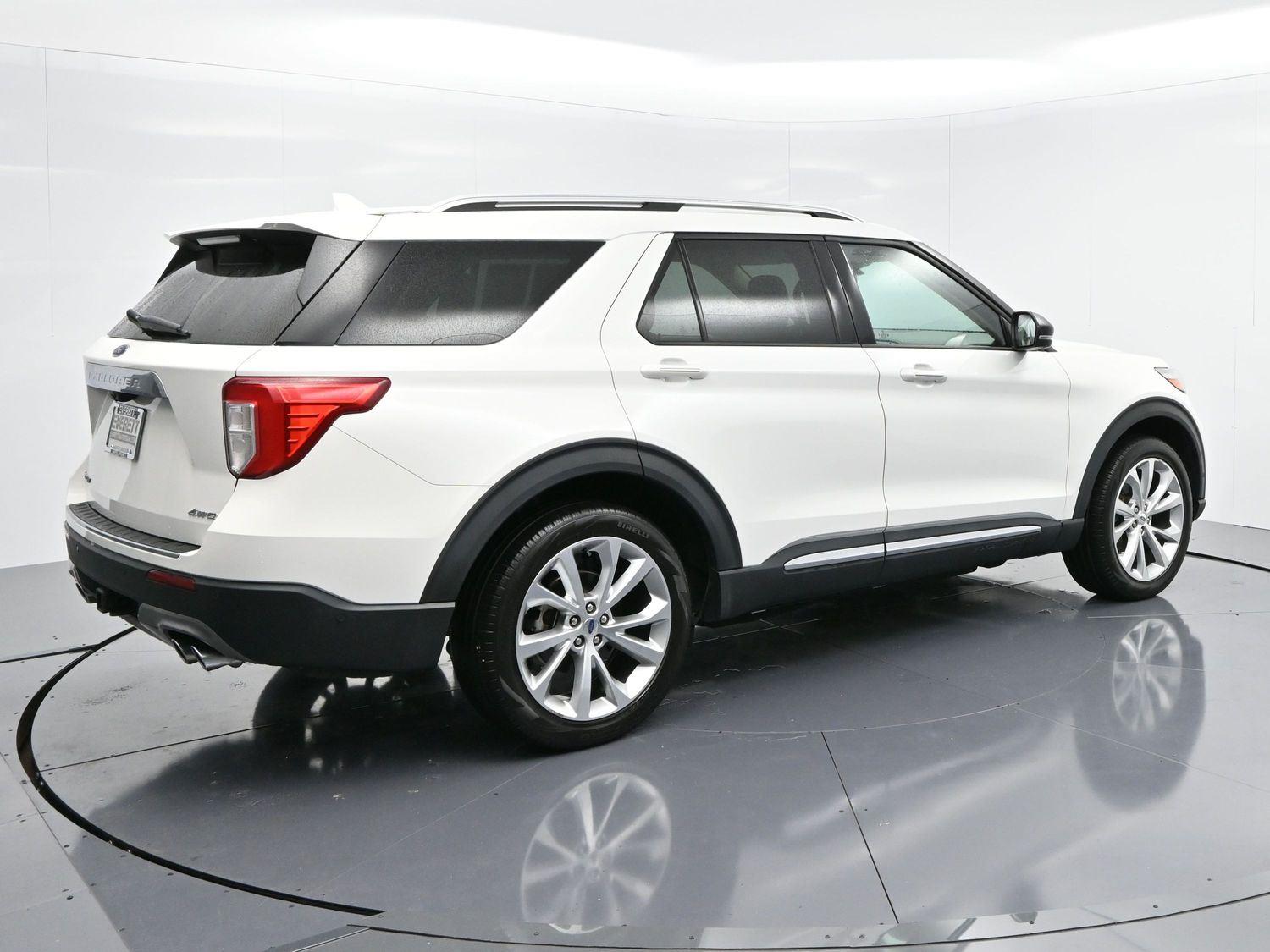 2022 Ford Explorer Platinum photo 6