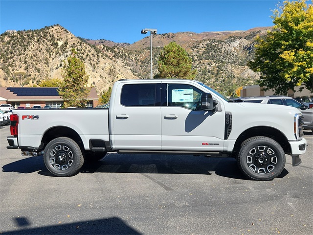 2026 Ford F-350 Platinum photo 2