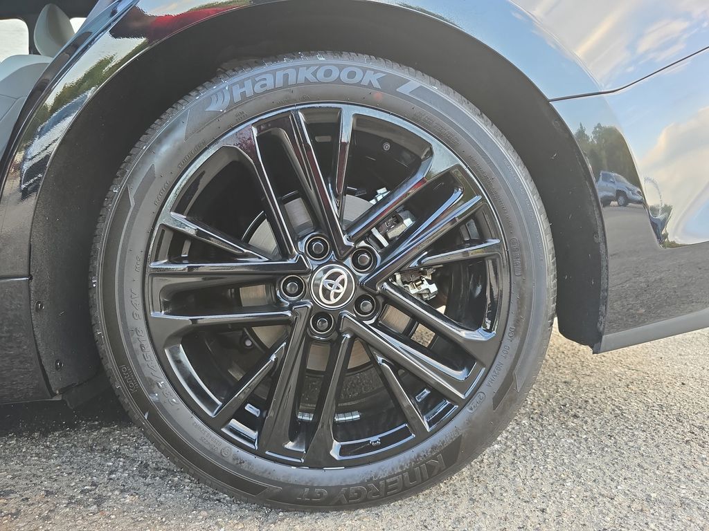 2025 Toyota Camry SE photo 29
