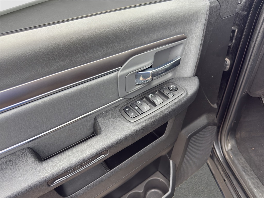 2023 Ram 1500 Classic SLT photo 12