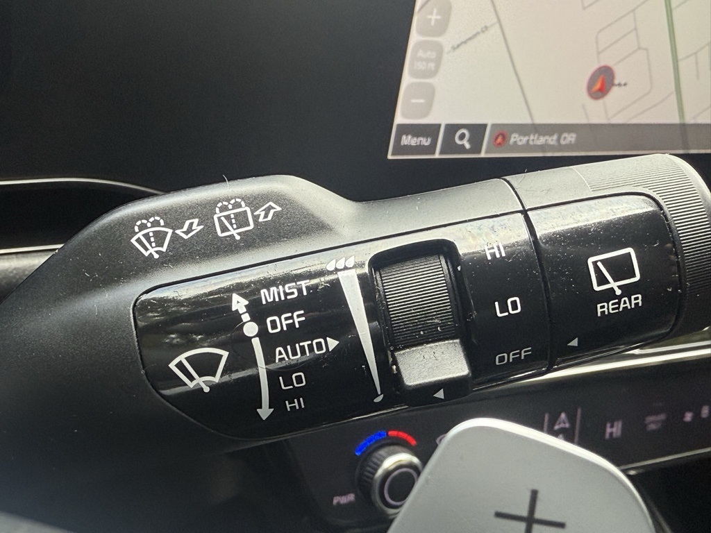 2023 Kia Niro EX Touring photo 12