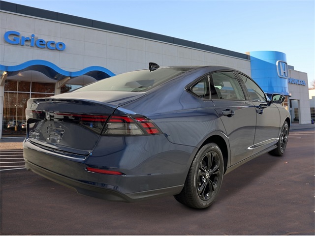 2025 Honda Accord SE photo 3