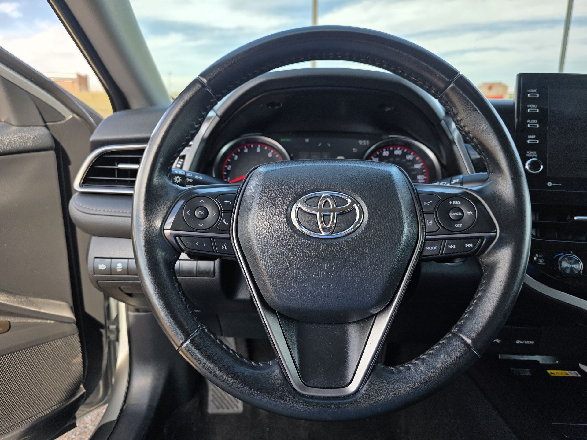 2022 Toyota Camry XSE photo 11