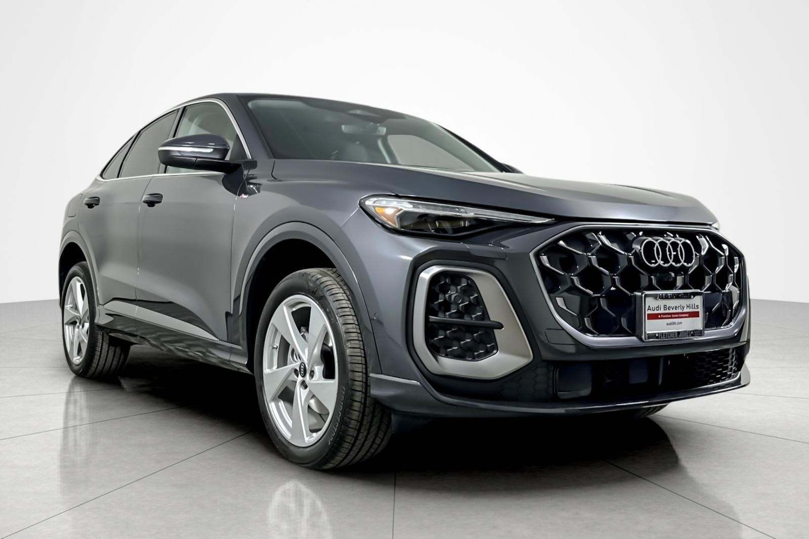 2025 Audi Q5 Sportback Premium Plus TFSI photo 2