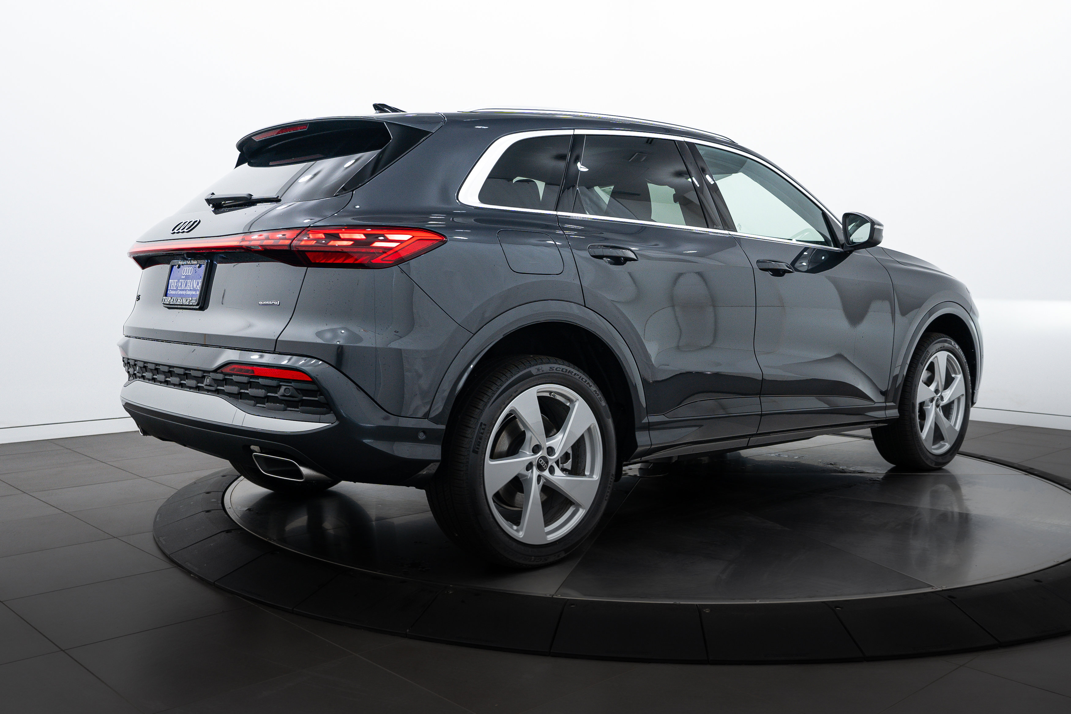 2025 Audi Q5 Premium Plus photo 4