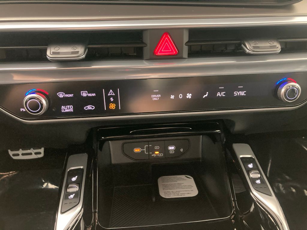 2026 Kia Sorento Hybrid X-Line SX Prestige photo 2