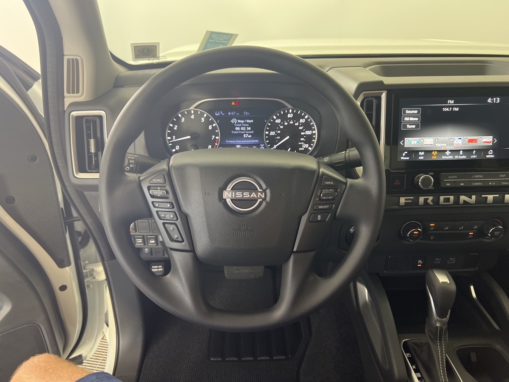 2025 Nissan Frontier SV photo 14