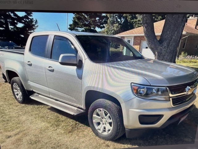 2018 Chevrolet Colorado LT photo 2