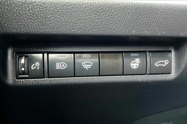 2022 Toyota RAV4 XLE Premium photo 33