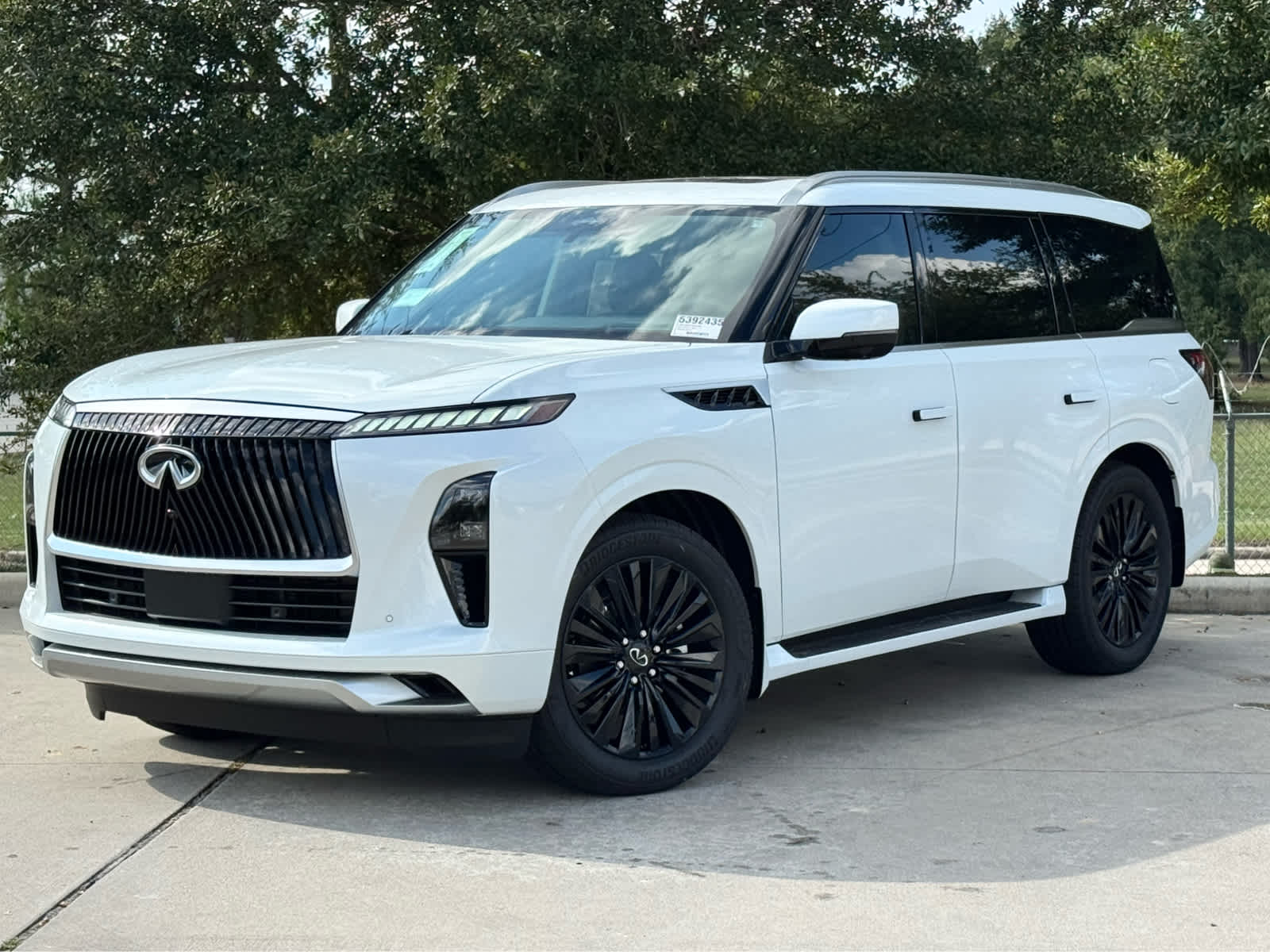 2026 INFINITI QX80 Luxe's photo