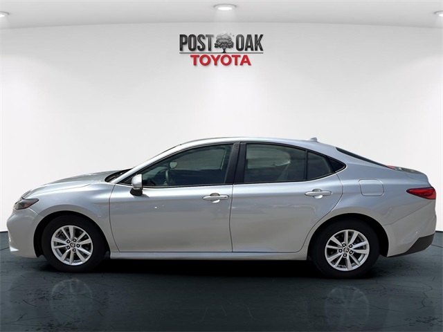 2025 Toyota Camry SE photo 5
