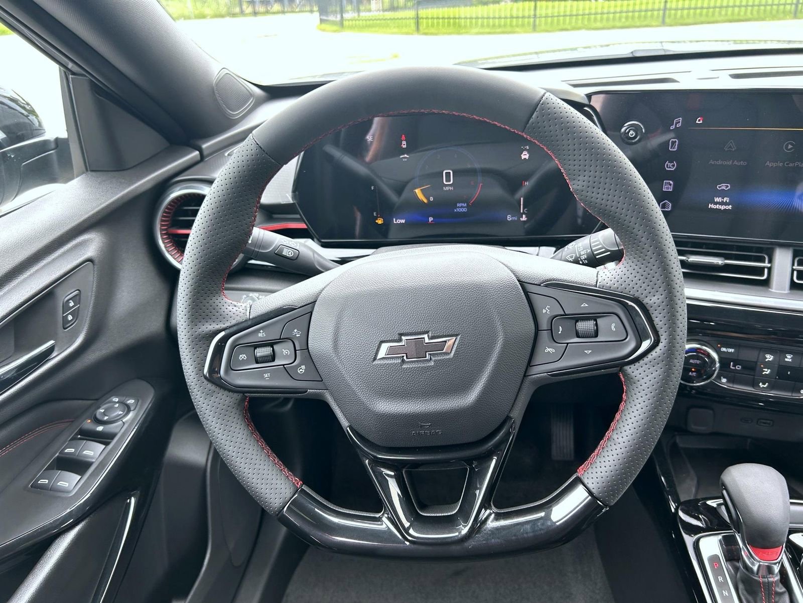 2025 Chevrolet Trax photo 11