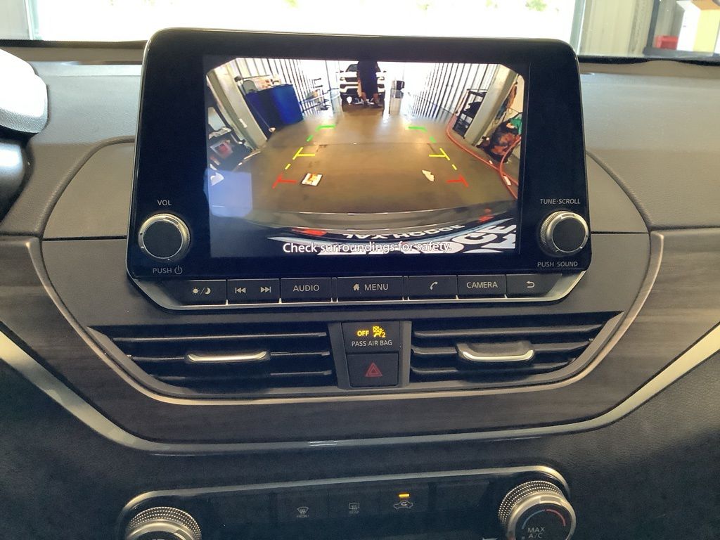 2024 Nissan Altima 2.5 SV photo 13