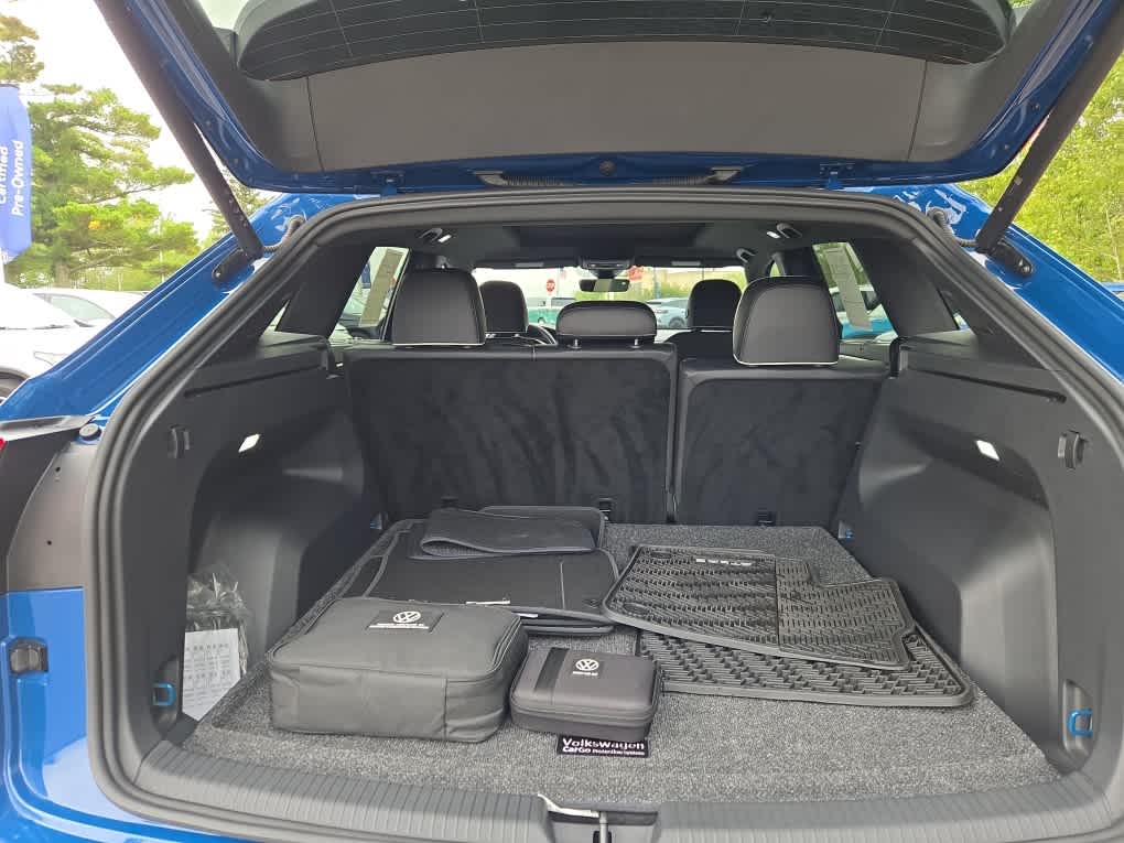 2025 Volkswagen Atlas Cross Sport SEL Premium R-Line photo 40