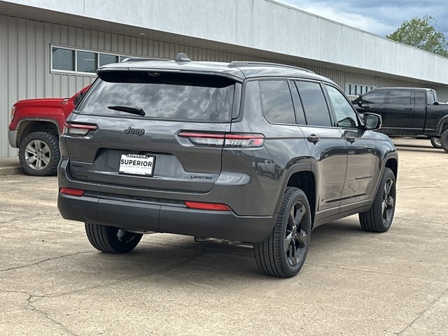 2025 Jeep Grand Cherokee Limited photo 3