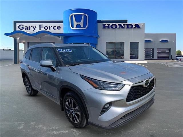 2022 Toyota Highlander XLE's photo