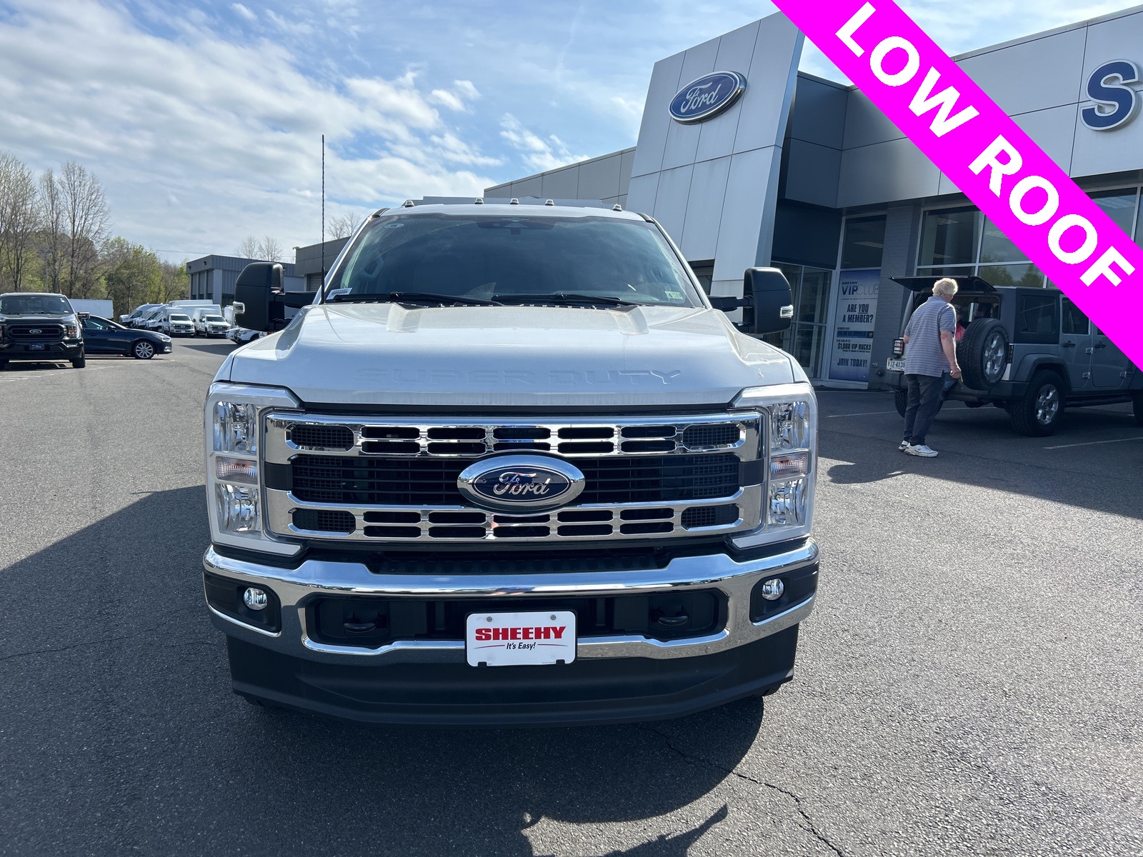 2023 Ford F-350 photo 2