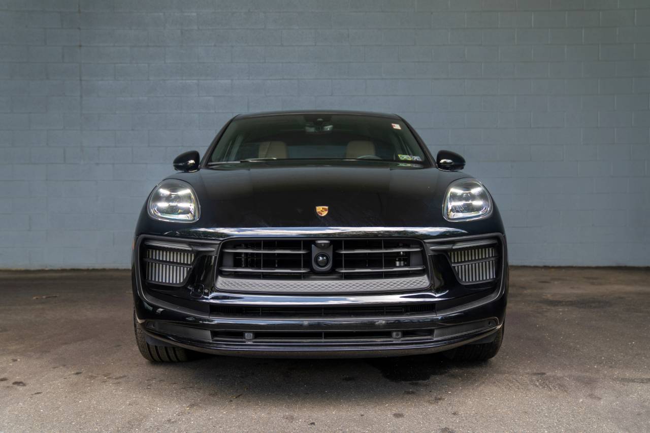 2025 Porsche Macan S photo 12