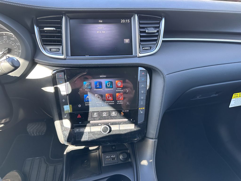 2025 Infiniti QX50 Luxe photo 4