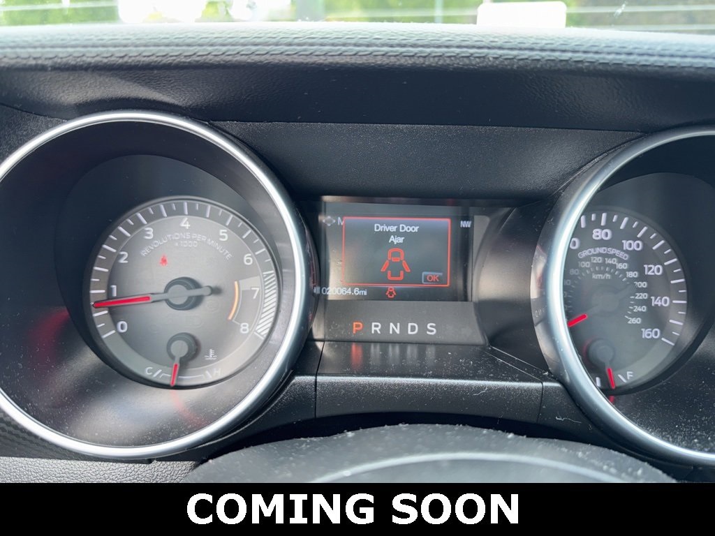2022 Ford Mustang EcoBoost photo 3