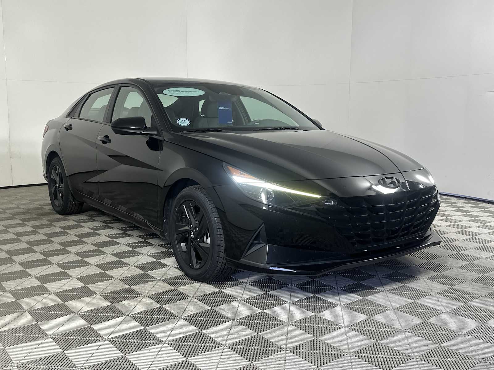 2023 Hyundai Elantra SEL's photo