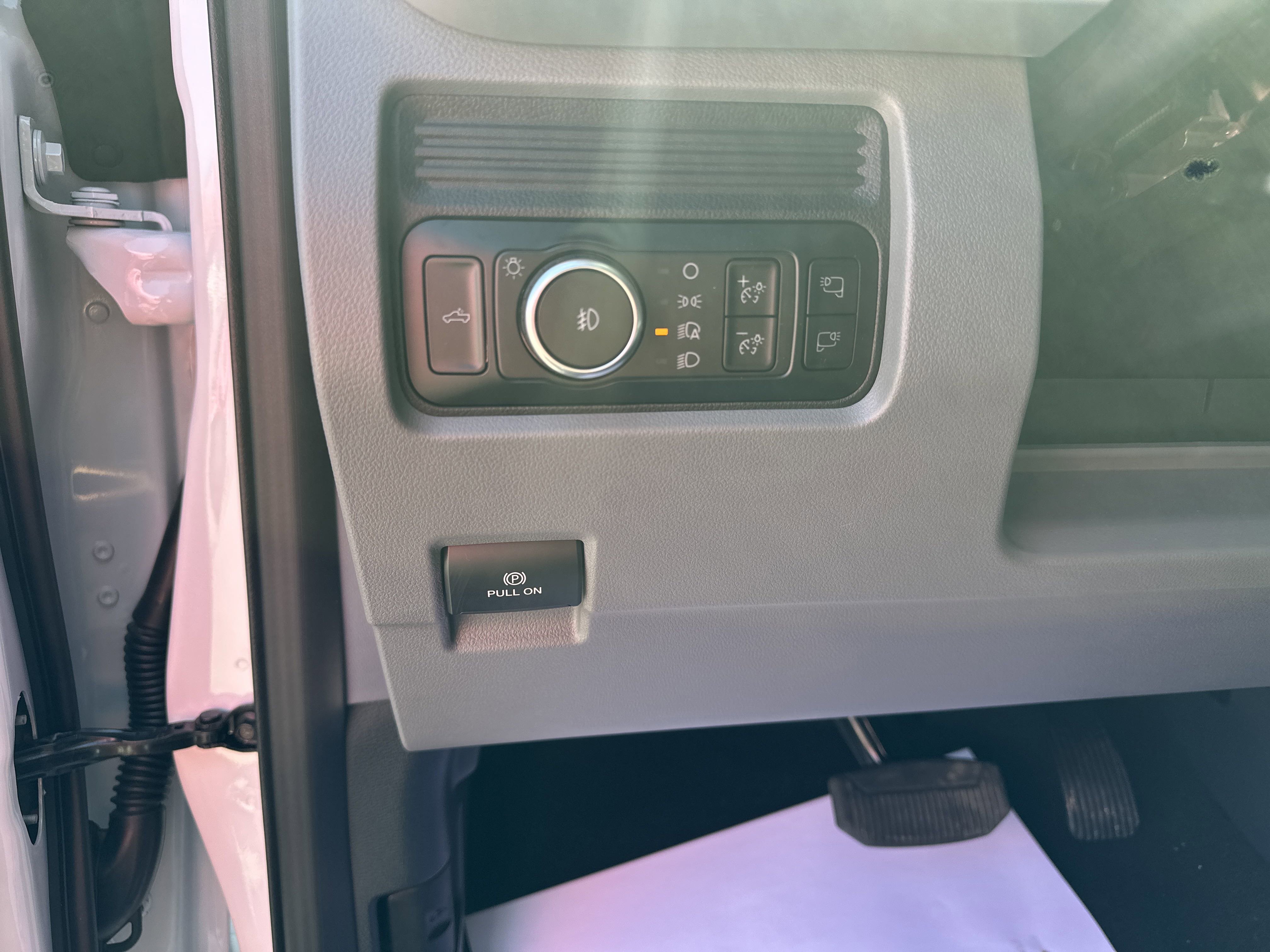 2025 Ford F-350 XLT photo 3