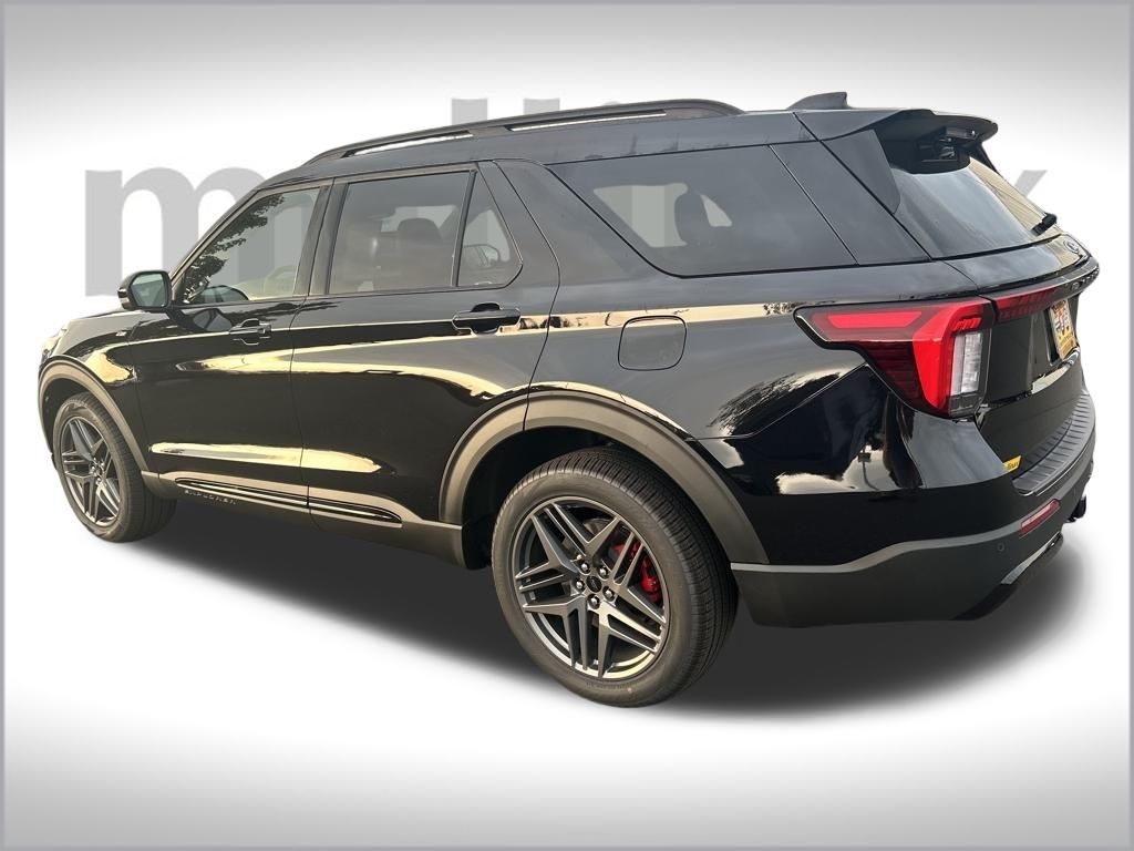 2025 Ford Explorer ST-Line photo 3