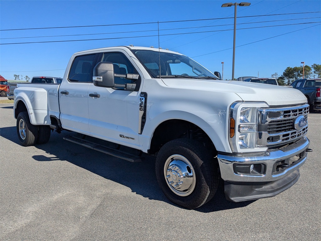 2024 Ford F-350 Super Duty XLT's photo