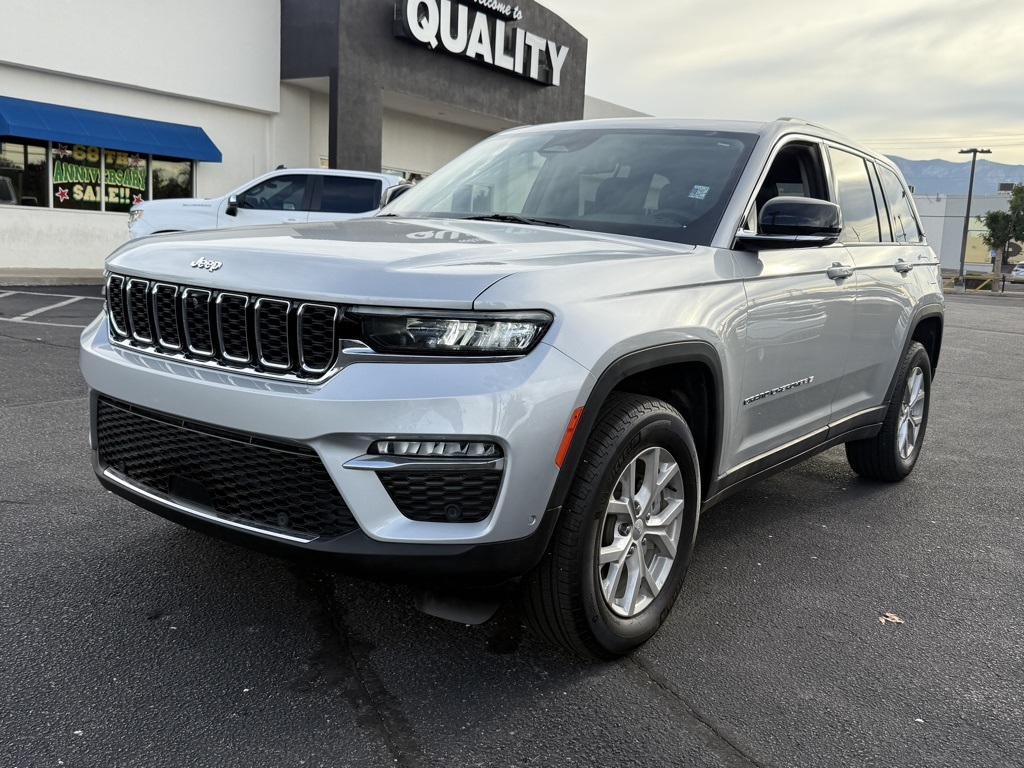 2024 Jeep Grand Cherokee Limited photo 8