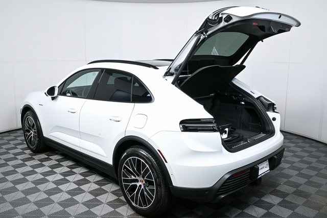 2025 Porsche Macan Electric photo 27